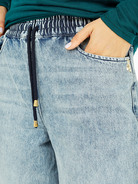 Брюки джинсовые с поясом на резинке - фото 2