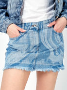 Юбка джинсовая с принтом и стразами - фото 1